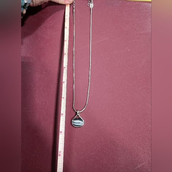 Lia Sophia Silver Pendant Necklace - Picture 2 of 3